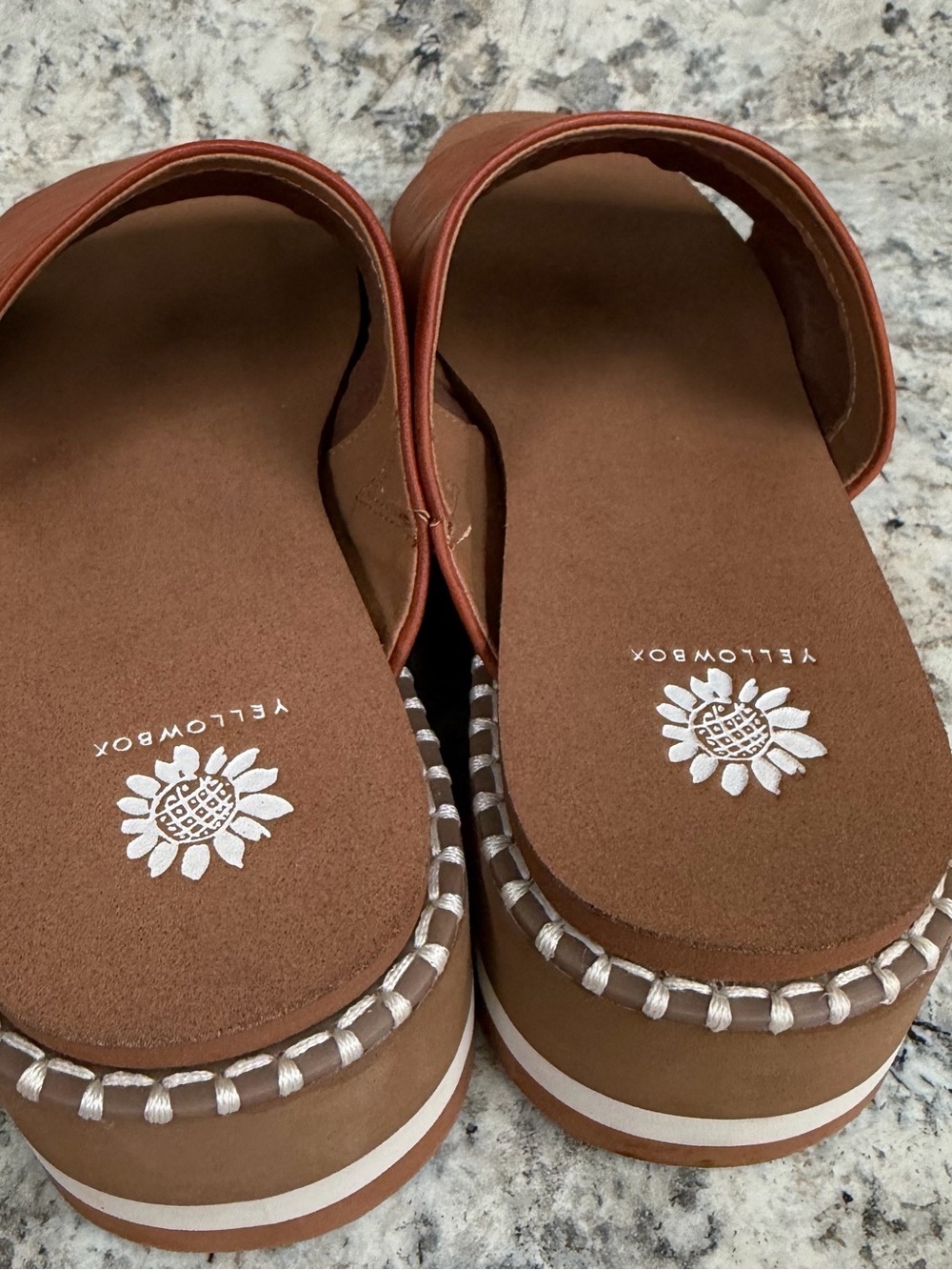 Yellow Box Tan Slide Mule with Platform Sole 9.5 - Picture 2 of 5